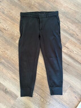 Nike Men's Black Slim Jogger Pants
